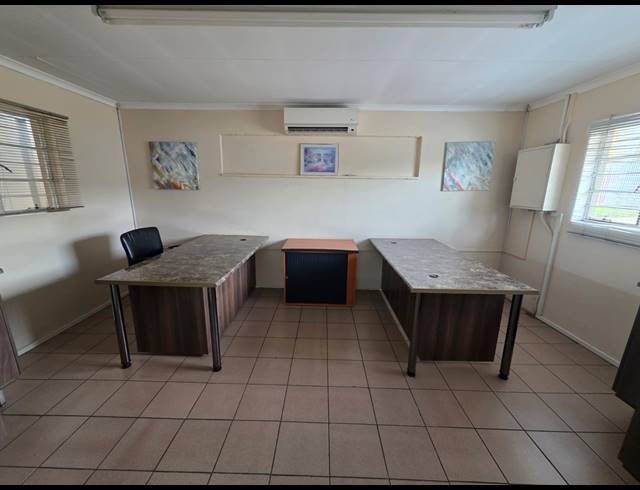 830M² BUSINESS FOR SALE IN DUNCANVILLE